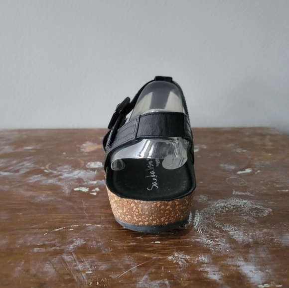 BRAND NEW AETREX sandals in box - Picture 8 of 13